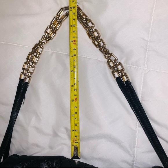 Chanel Black Quilted Leather Shoulder Bag - Picture 12 of 16